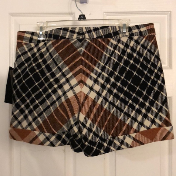 L.A.M.B by Gwen Stefani Tab Front Shorts Wool Plaid Fall 2007 - Picture 3 of 3